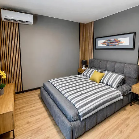 Appartement Modern 2 Bedroom With Big Terrace